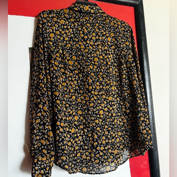 Black gold ocre details long sleeve button down shirt - Picture 2 of 6